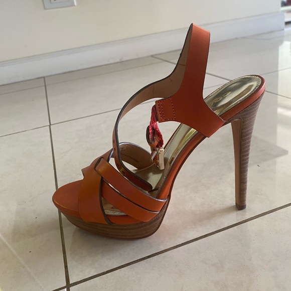 Vintage coach sandals. Brand new, Never worn, size 7, Papaya color. - Picture 4 of 7